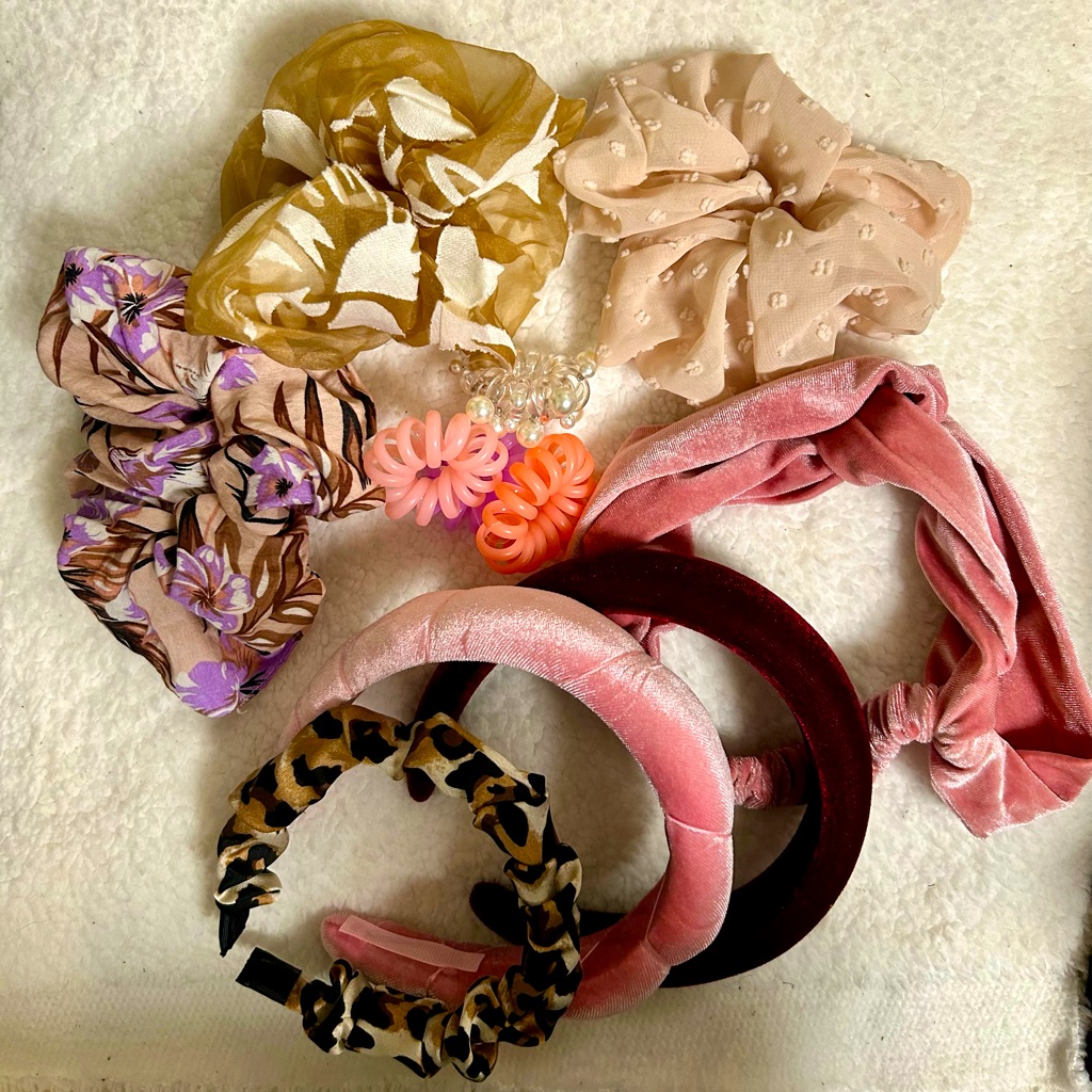 5 Sale Lot Of Hair Accessories